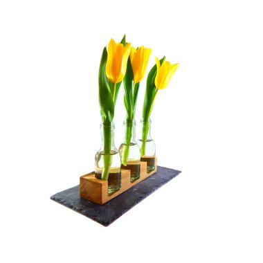 Blumenvase aus massiver Eiche mit Glasfläschchen und Schieferplatte